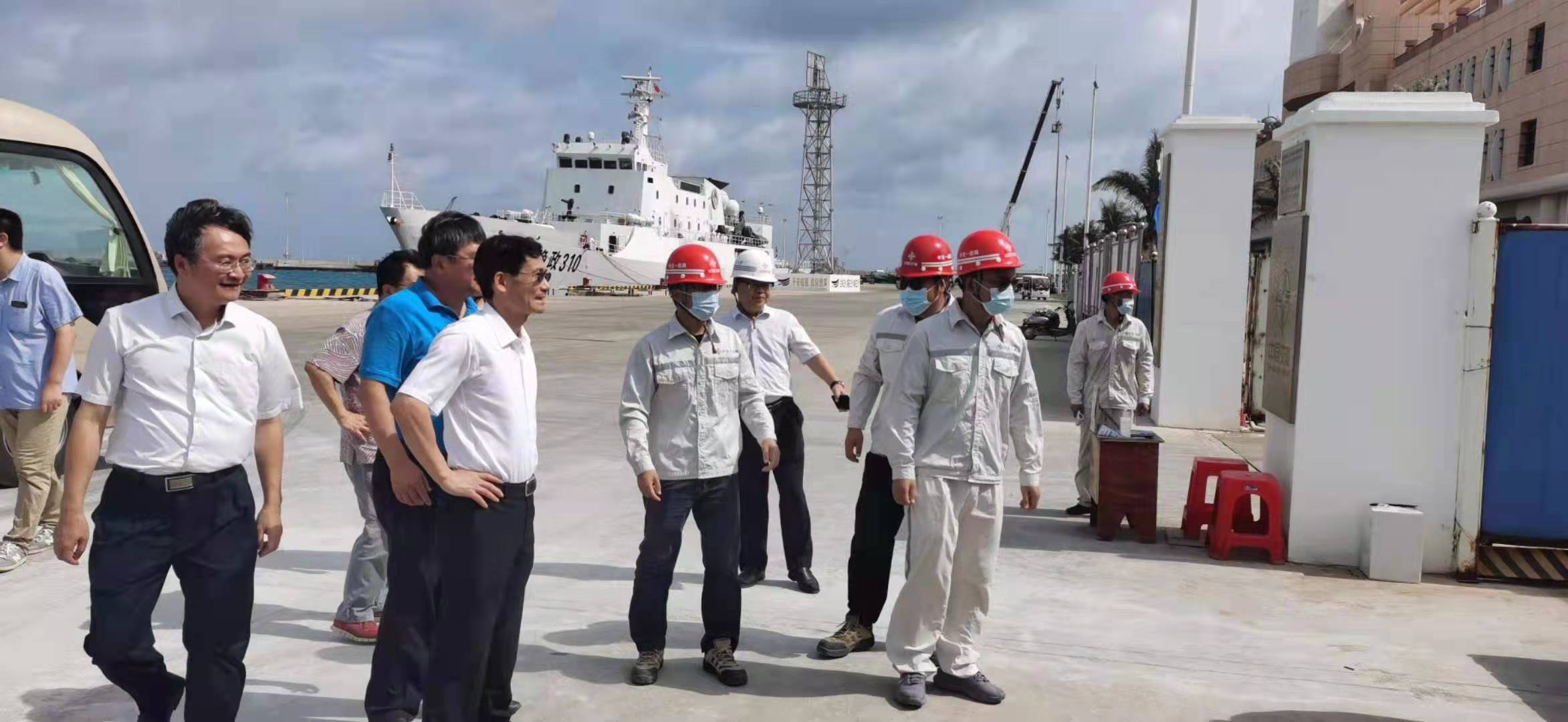 海南省省委常委、常務(wù)副省長沈丹陽蒞臨馳大建筑工程有限公司承接的三沙主權(quán)廣場調(diào)研指導(dǎo)